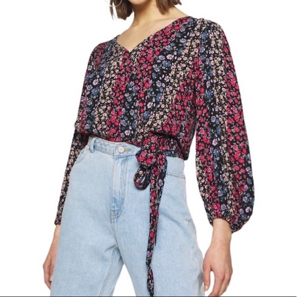 π·3/$25π· AMERICAN EAGLE Boho Floral Wrap VNeck Bubble Sleeve Crop Top Shirt